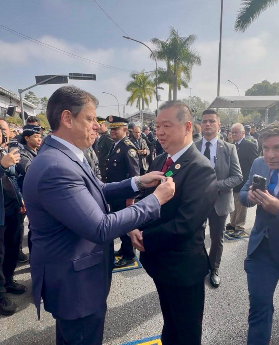 荣耀三连！巴中国际发展商会会长胡忠伟荣膺圣保罗州最高荣誉之一