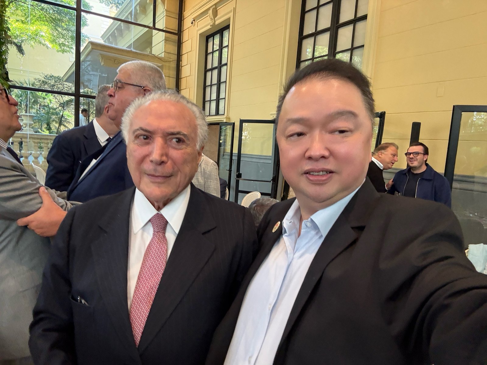 🌉 中巴政商精英齐聚圣保罗！胡忠伟会长与巴西前总统特梅尔共话合作新篇